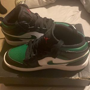 Kids sz 13 Jordan 1